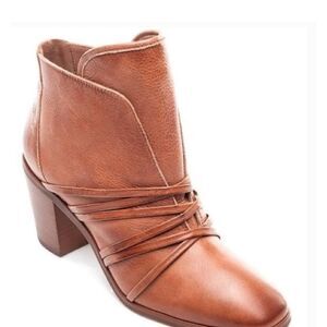 Bernardo Felicity Women Brown Leather Ankle Booties Size 6M